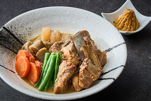 鹿児島県郷土料理「豚骨」