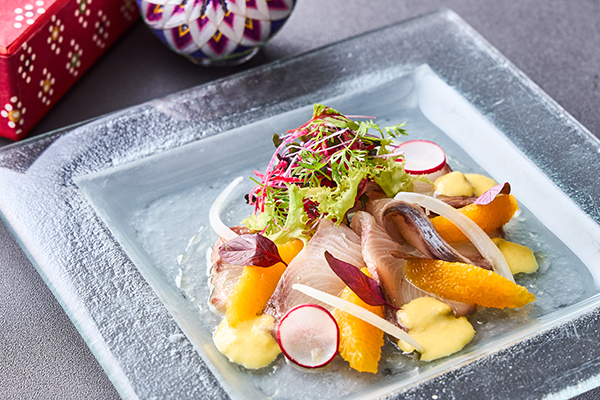 北陸産鰤のカルパッチョ　柑橘ソース